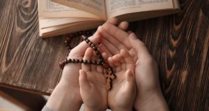 characteristics-of-good-mother-bible-2-1024×683-850×450-2